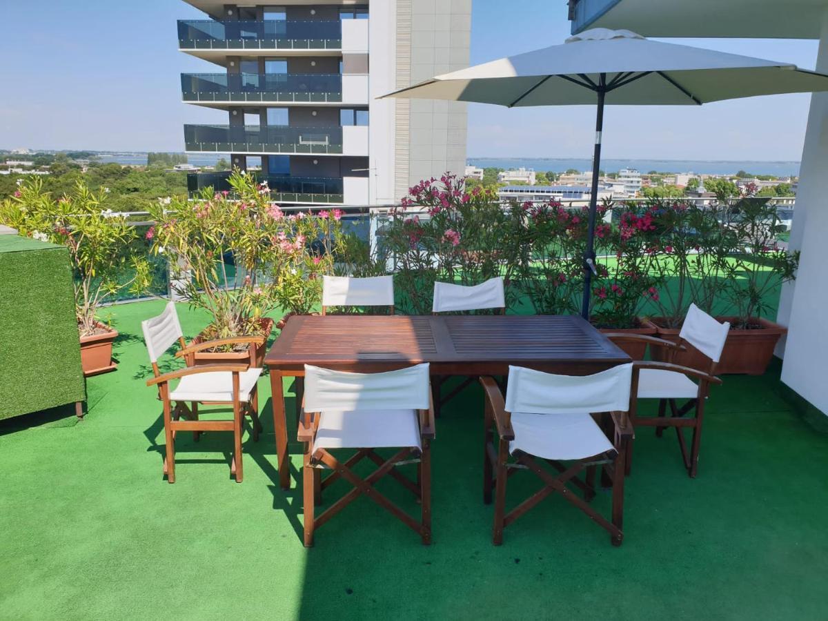 Hotel Cristallo Lignano Sabbiadoro Exteriör bild