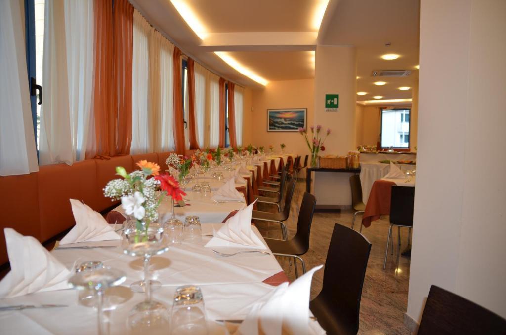 Hotel Cristallo Lignano Sabbiadoro Exteriör bild