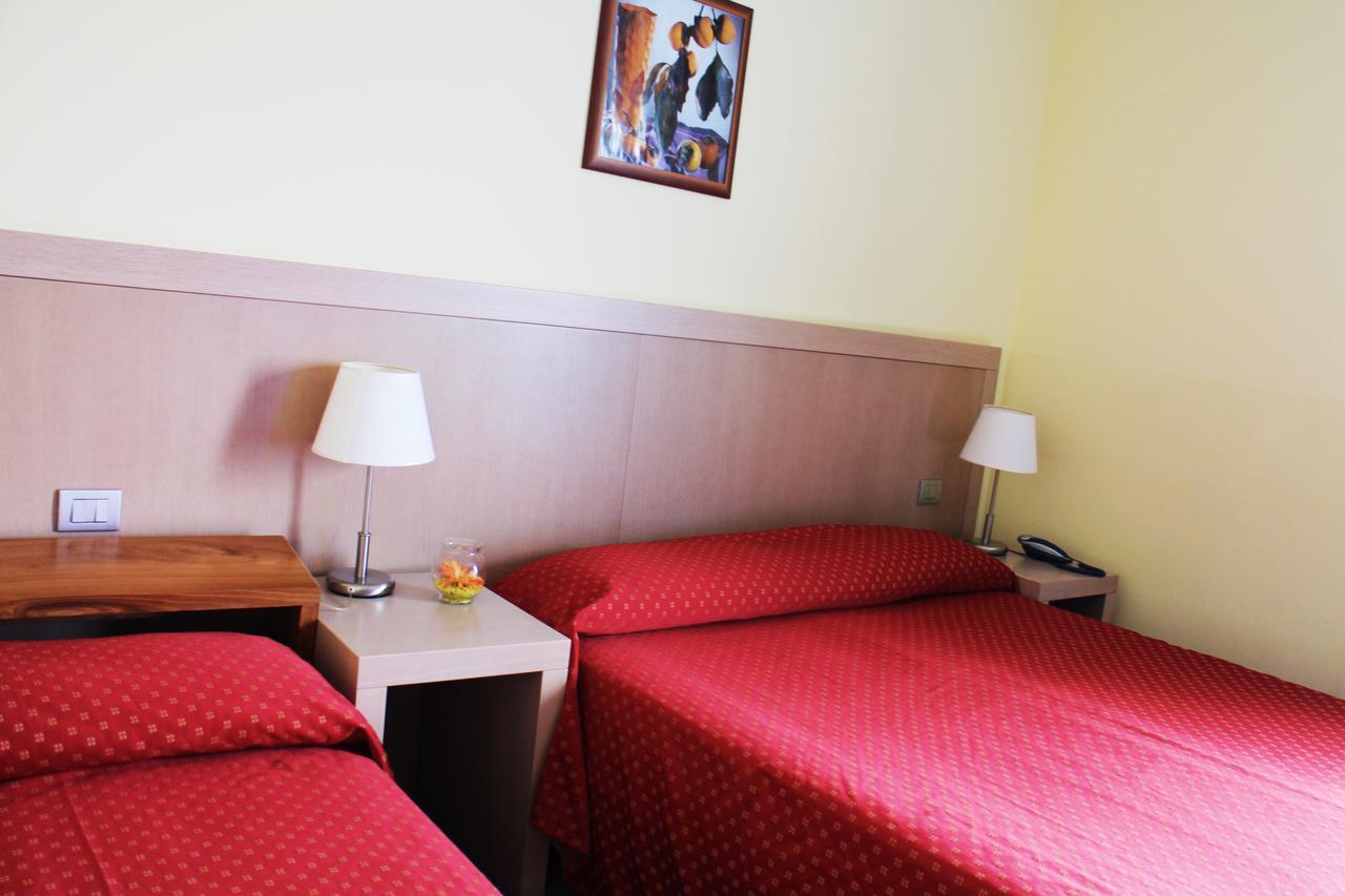 Hotel Cristallo Lignano Sabbiadoro Exteriör bild