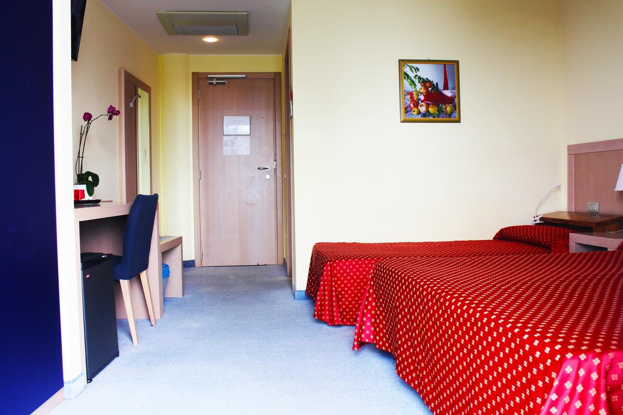 Hotel Cristallo Lignano Sabbiadoro Exteriör bild