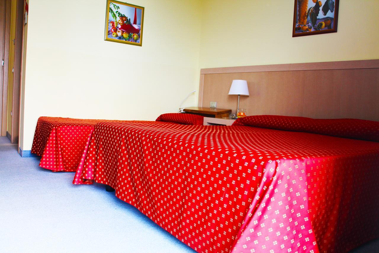 Hotel Cristallo Lignano Sabbiadoro Exteriör bild