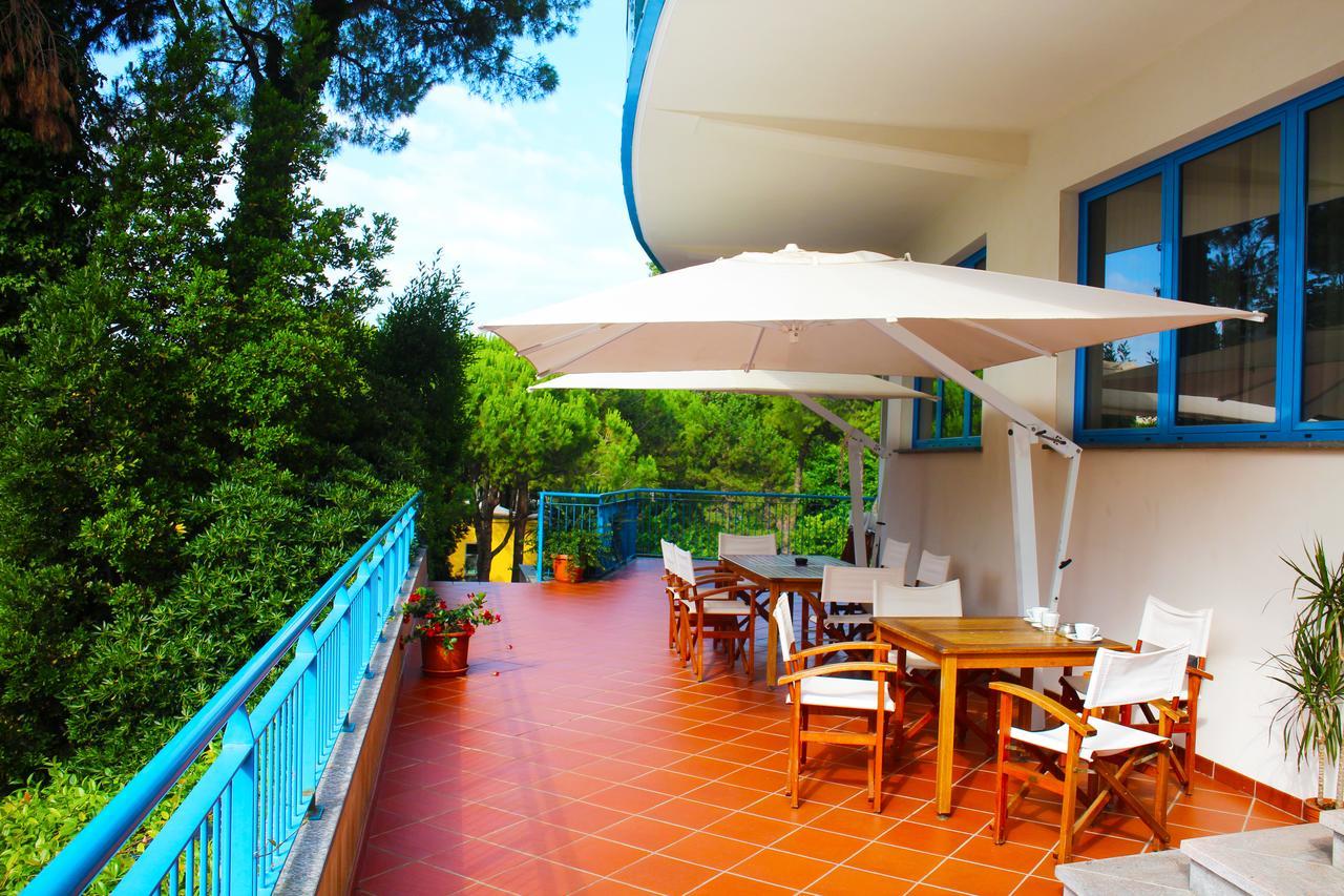 Hotel Cristallo Lignano Sabbiadoro Exteriör bild