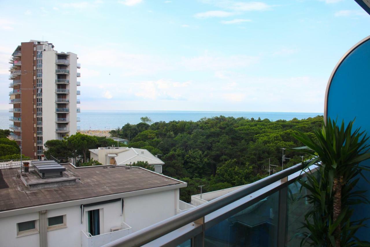 Hotel Cristallo Lignano Sabbiadoro Exteriör bild