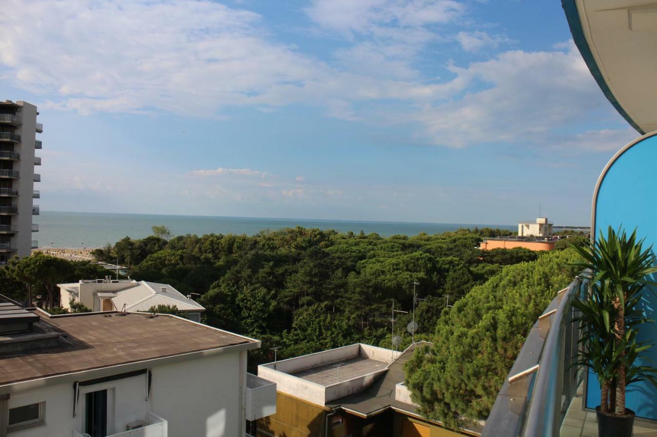 Hotel Cristallo Lignano Sabbiadoro Exteriör bild